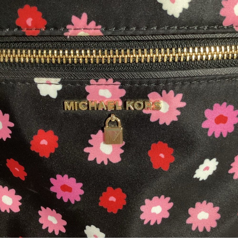 Michael Kors KELSEY Black with Pink Floral Large Nylon Backpack EUC - Picture 4 of 15
